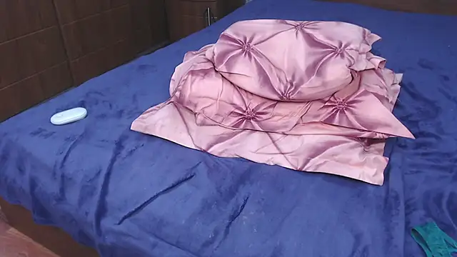 Snapshot of CuteBlondeMe chatting on February 4, 8:06 pm CuteBlondeMe online show from February 4, 8:06 pm