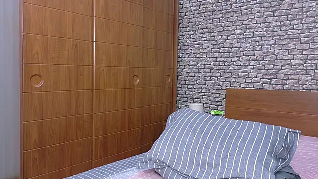 Snapshot of CuteBlondeMe chatting on November 2, 4:31 pm CuteBlondeMe online show from November 2, 4:31 pm