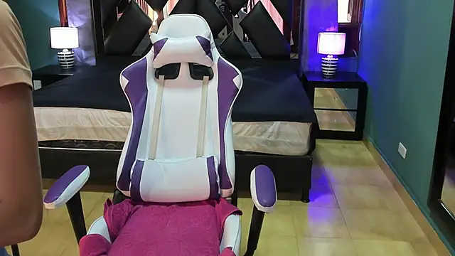 Linda4Petite online show from February 21, 6:04 pm