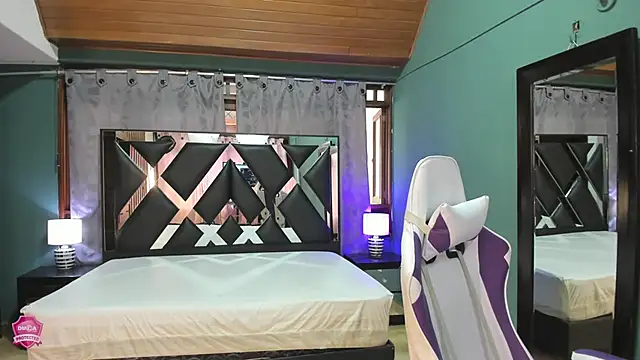 Linda4Petite online show from March 10, 6:01 pm