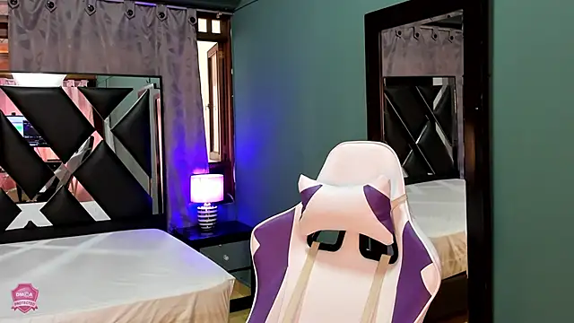 Linda4Petite online show from March 16, 1:06 pm