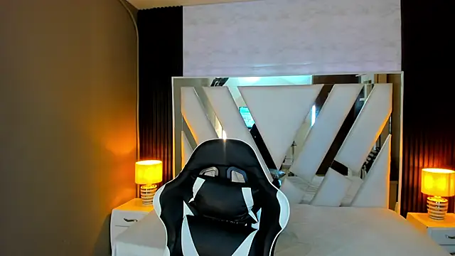 Linda4Petite online show from November 14, 6:17 pm