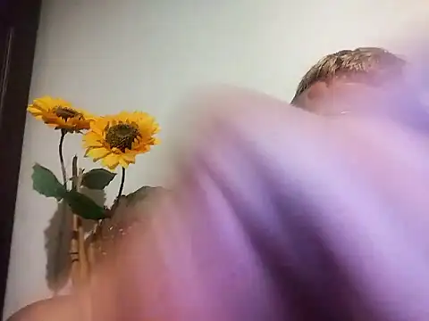 Snapshot of Robertino21cm chatting on October 24, 4:31 am Robertino21cm online show from October 24, 4:31 am