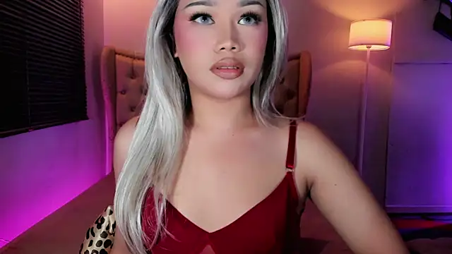 BoaHancockx online show from December 22, 5:43 pm