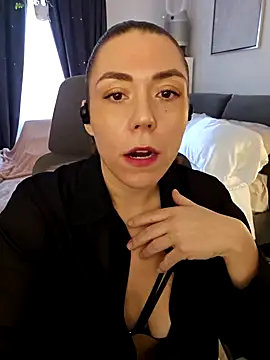 Ellie-L-Elizabeth online show from December 12, 3:59 pm