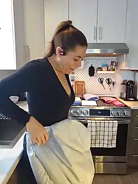 Ellie-L-Elizabeth online show from January 23, 2:39 pm