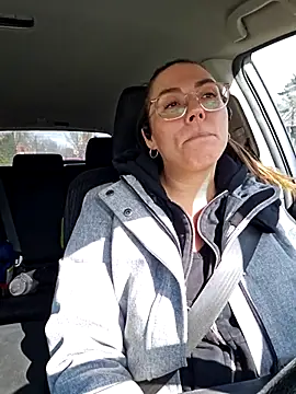 Ellie-L-Elizabeth online show from March 8, 6:26 pm