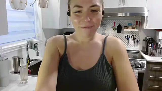 Ellie-L-Elizabeth online show from March 16, 11:05 am