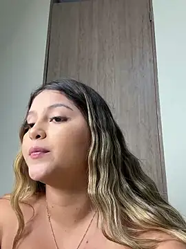 lunablossom  online show from January 15, 1:02 am