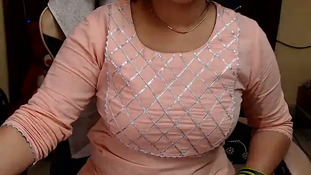 Snapshot of Naughty_Kashish chatting on December 1, 7:02 am Naughty Kashish online show from December 1, 7:02 am