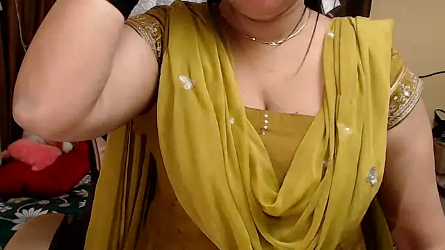 Snapshot of Naughty_Kashish chatting on December 17, 6:41 am Naughty Kashish online show from December 17, 6:41 am