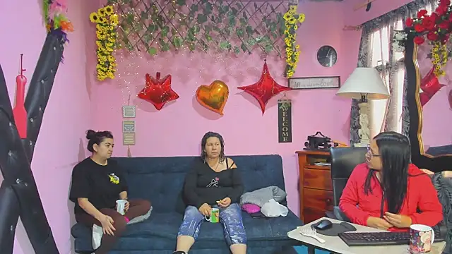 lesbiancuple online show from March 21, 12:32 pm