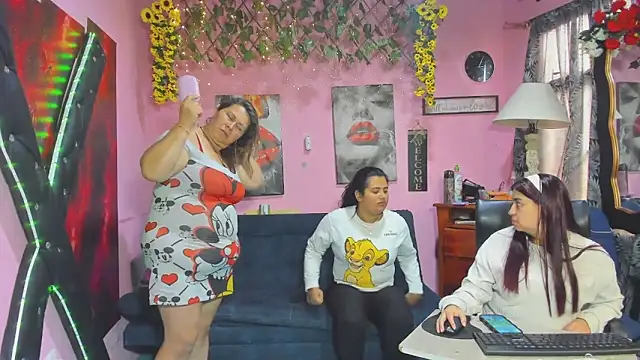 lesbiancuple online show from April 2, 12:47 pm