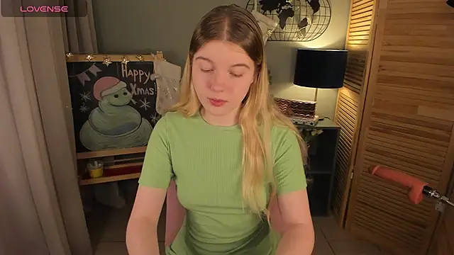 ohmyJuliet online show from December 14, 2:23 am