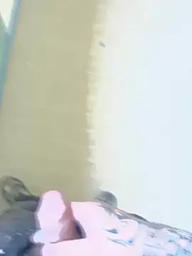 Snapshot of RenaudS-02 chatting on September 19, 1:23 pm RenaudS-02 online show from September 19, 1:23 pm