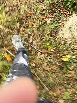 Snapshot of RenaudS-02 chatting on October 16, 1:01 pm RenaudS-02 online show from October 16, 1:01 pm