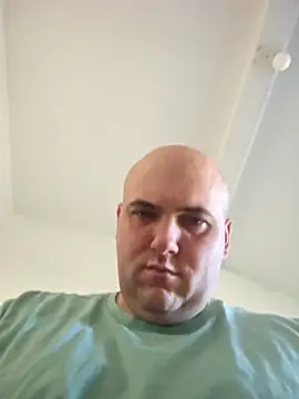 Snapshot of mario890605 chatting on September 12, 8:25 am mario890605 online show from September 12, 8:25 am