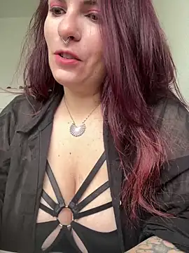 Snapshot of LunaMoongirl chatting on December 13, 9:24 am LunaMoongirl online show from December 13, 9:24 am