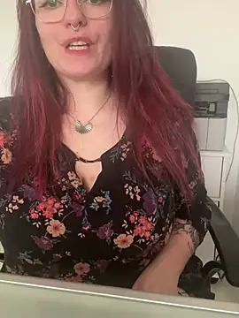 Snapshot of LunaMoongirl chatting on February 24, 4:04 pm LunaMoongirl online show from February 24, 4:04 pm