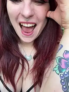 Snapshot of LunaMoongirl chatting on March 4, 1:28 pm LunaMoongirl online show from March 4, 1:28 pm