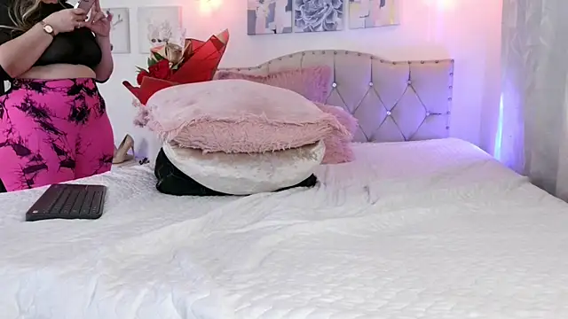 Dulce Morrys online show from February 14, 8:05 pm