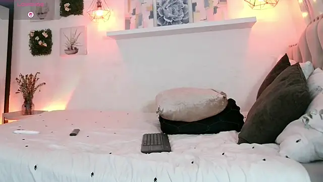 Dulce Morrys online show from September 12, 2:28 pm