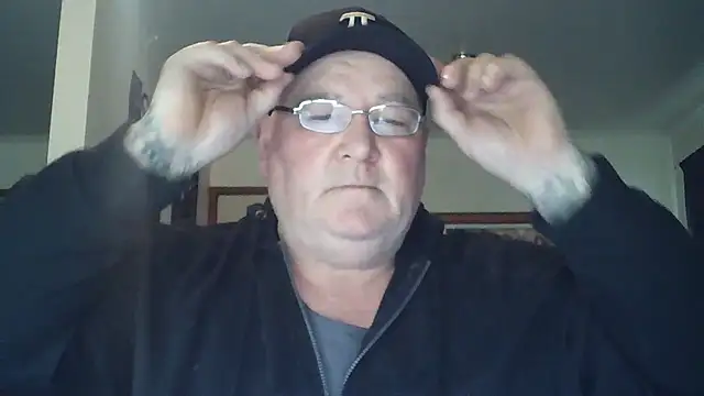 Snapshot of HOTANAL chatting on September 9, 11:26 pm HOTANAL online show from September 9, 11:26 pm