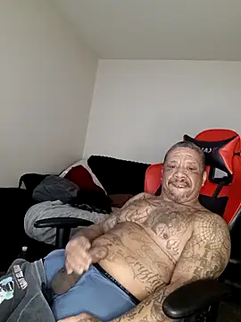 yellowwetfox online show from February 17, 2:35 pm