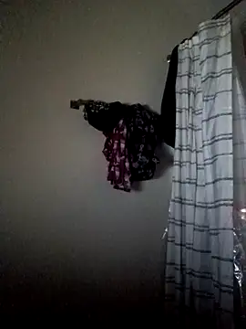 yellowwetfox online show from February 26, 1:54 pm