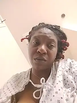 Snapshot of markquanna chatting on October 31, 4:57 am markquanna online show from October 31, 4:57 am