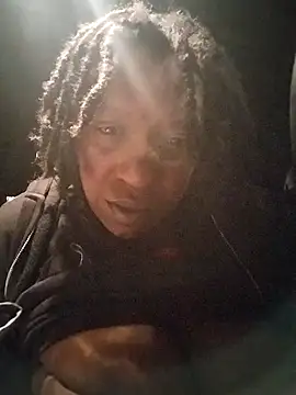 Snapshot of markquanna chatting on December 5, 8:12 am markquanna online show from December 5, 8:12 am