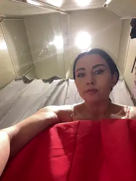 CrazzyChicks online show from February 8, 9:35 am