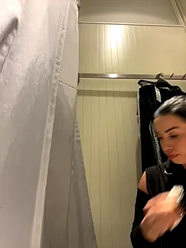 CrazzyChicks online show from November 23, 7:52 am