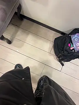 CrazzyChicks online show from November 27, 7:43 am