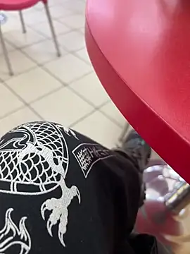 CrazzyChicks online show from March 19, 5:55 am