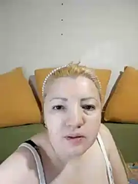 stefanyharper16 online show from November 2, 2:41 pm