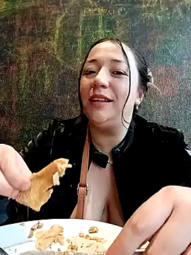 isabella rossse online show from March 6, 8:37 pm