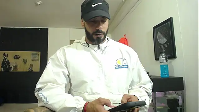 romeolovedark online show from January 17, 1:15 am