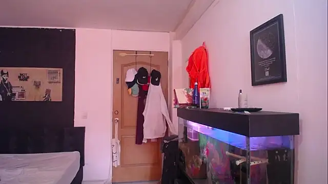 romeolovedark online show from March 19, 8:22 pm