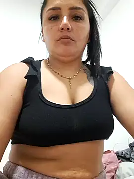 laura dirtyhot online show from February 2, 9:02 pm