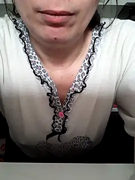 Moi Lina online show from September 22, 1:35 pm
