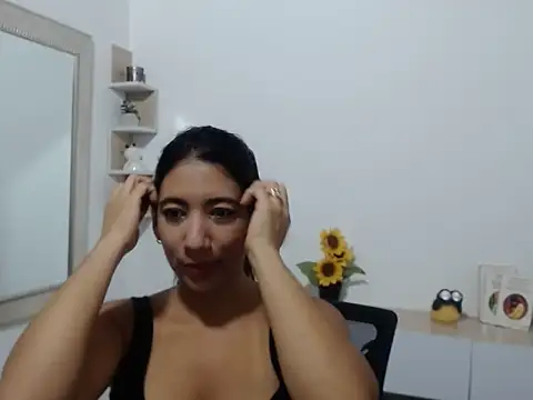 Snapshot of Eva_Rodriguez_ chatting on September 8, 6:29 pm Eva Rodriguez online show from September 8, 6:29 pm