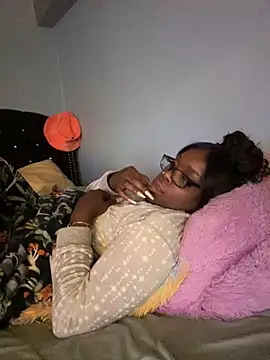 Snapshot of ChocolateBuns101 chatting on December 30, 9:19 pm ChocolateBuns101 online show from December 30, 9:19 pm