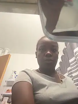 Snapshot of ChocolateBuns101 chatting on October 11, 1:20 pm ChocolateBuns101 online show from October 11, 1:20 pm