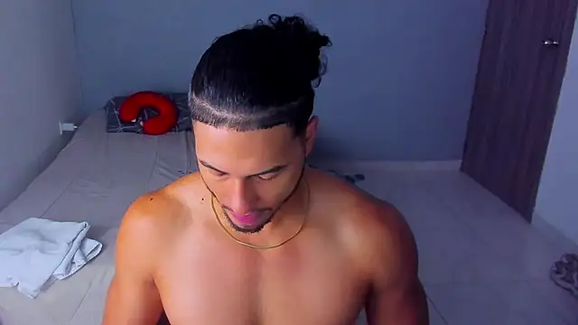 Kris Khalifa69 online show from January 8, 8:38 am