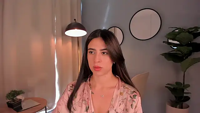 Snapshot of LiaPearce chatting on December 20, 12:27 pm LiaPearce online show from December 20, 12:27 pm