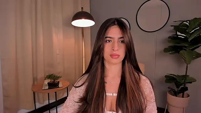 Snapshot of LiaPearce chatting on February 11, 1:41 pm LiaPearce online show from February 11, 1:41 pm