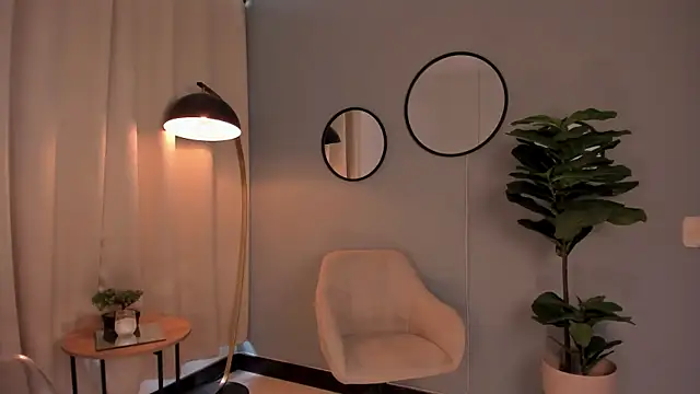 Snapshot of LiaPearce chatting on March 5, 2:34 pm LiaPearce online show from March 5, 2:34 pm