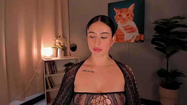 Snapshot of LiaPearce chatting on October 20, 12:27 pm LiaPearce online show from October 20, 12:27 pm