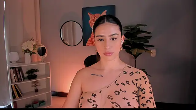 Snapshot of LiaPearce chatting on November 29, 2:42 pm LiaPearce online show from November 29, 2:42 pm